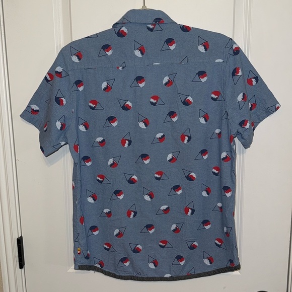 UNIONBAY Men’s button down shirt with snow cone 
Size S - Picture 4 of 7